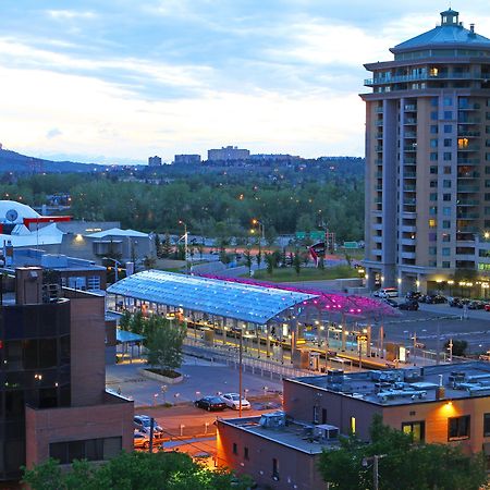 Holiday Inn Express And Suites Calgary By Ihg Kültér fotó