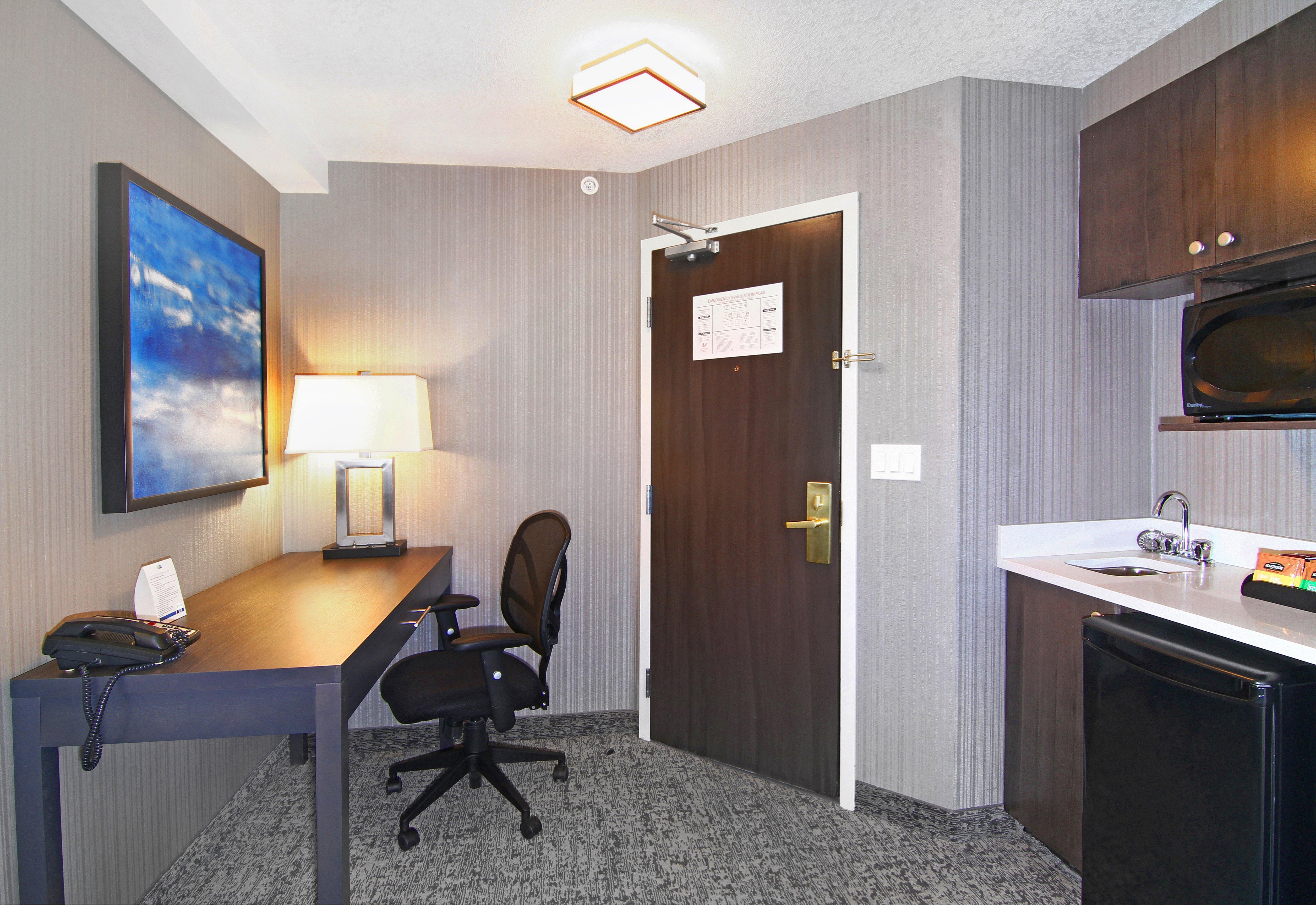 Holiday Inn Express And Suites Calgary By Ihg Kültér fotó