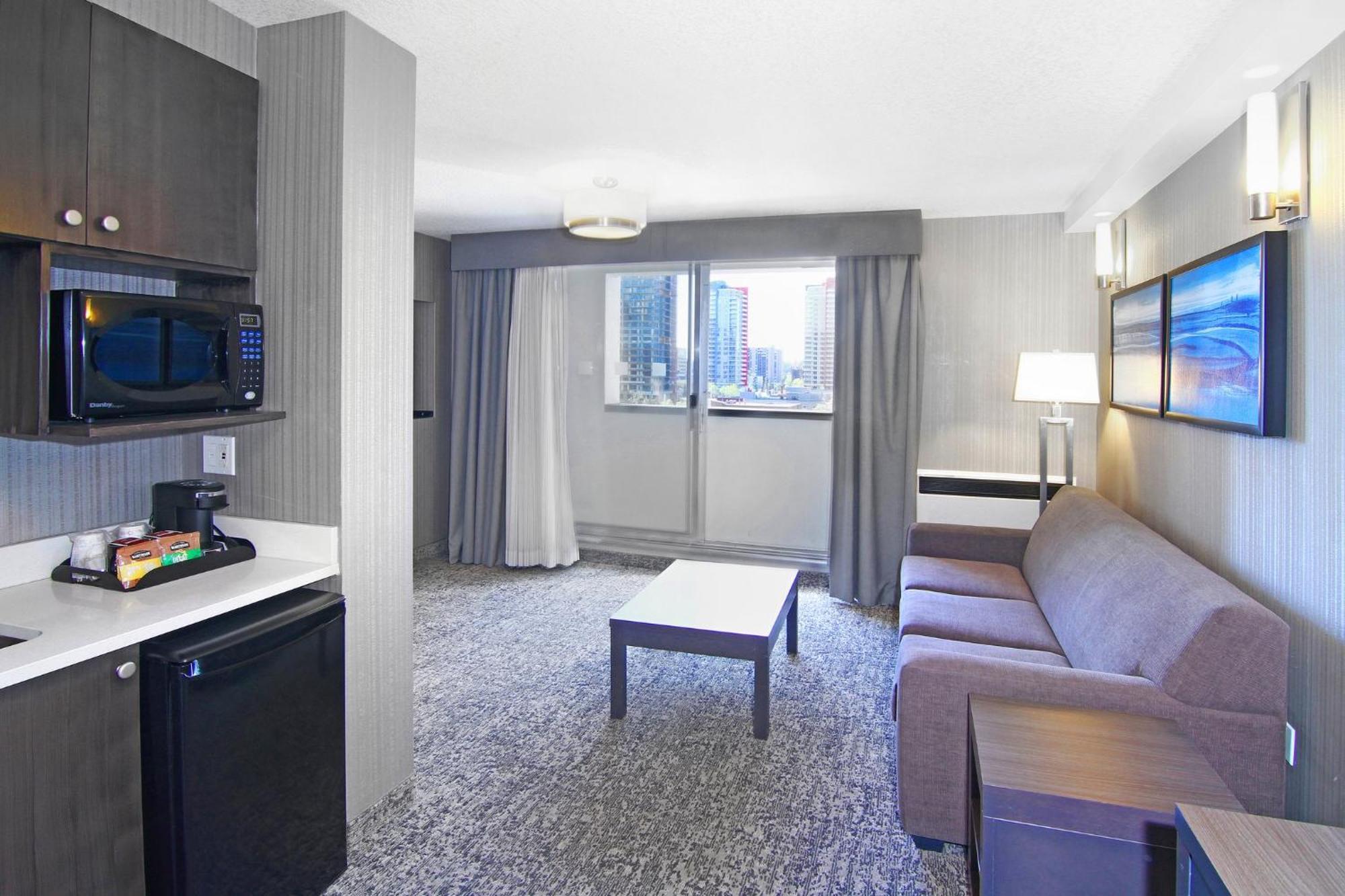 Holiday Inn Express And Suites Calgary By Ihg Kültér fotó