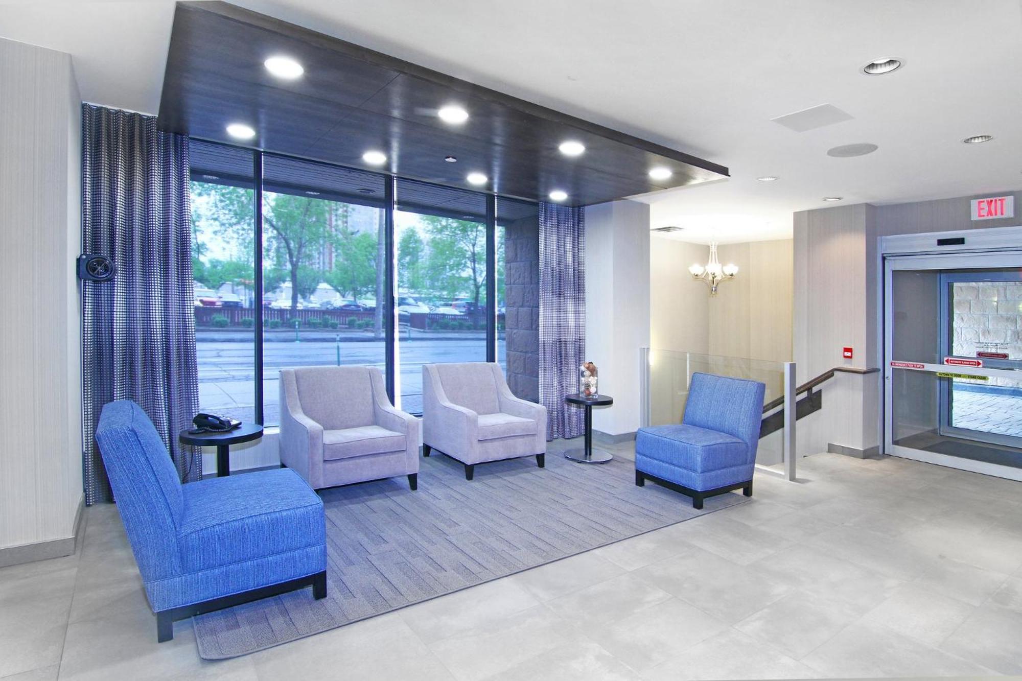 Holiday Inn Express And Suites Calgary By Ihg Kültér fotó