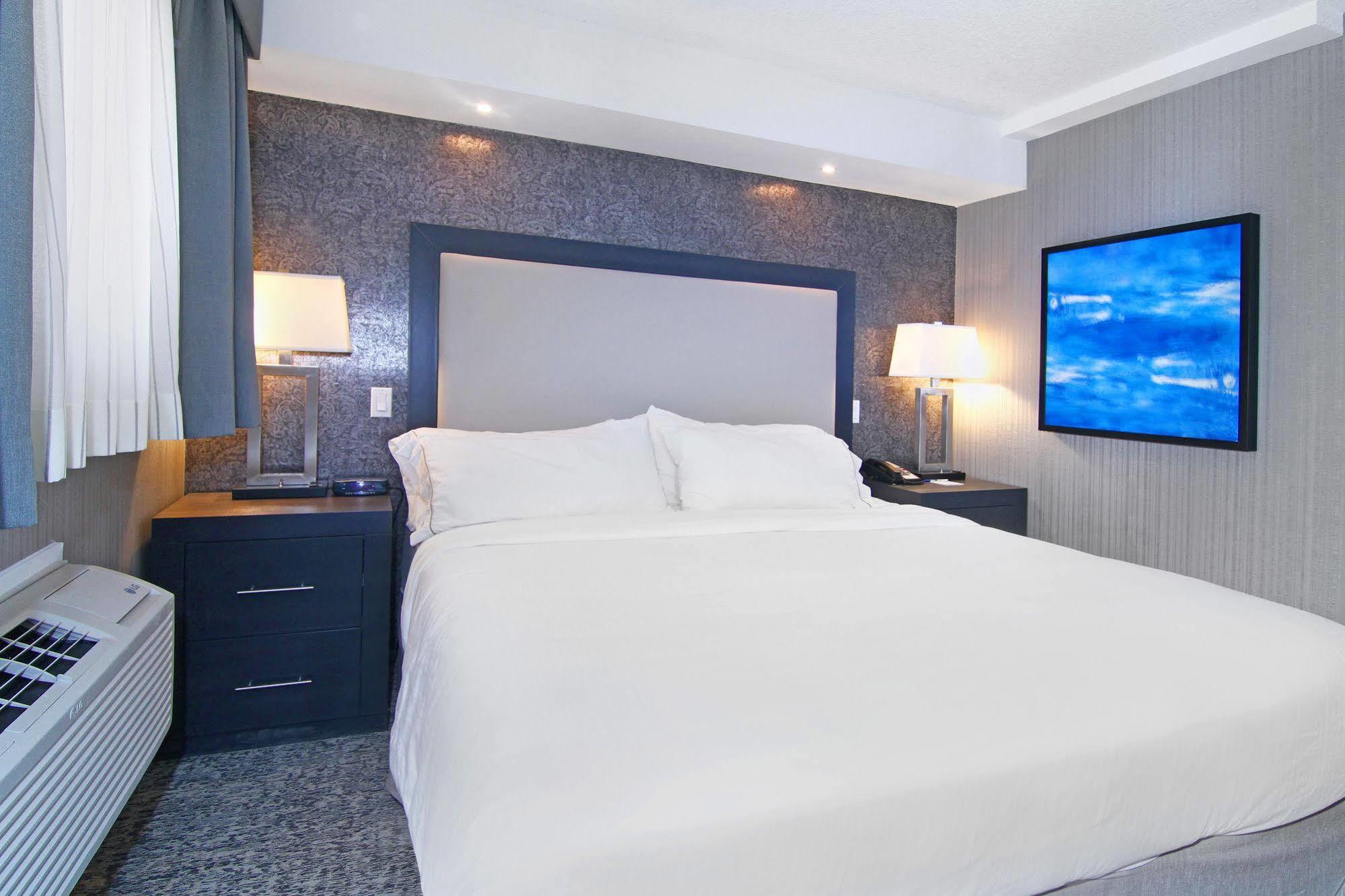 Holiday Inn Express And Suites Calgary By Ihg Kültér fotó