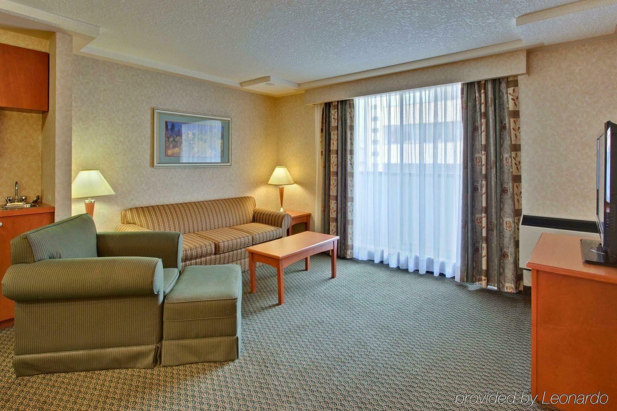 Holiday Inn Express And Suites Calgary By Ihg Kültér fotó